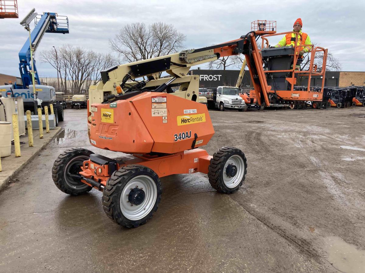2018 JLG 340AJ