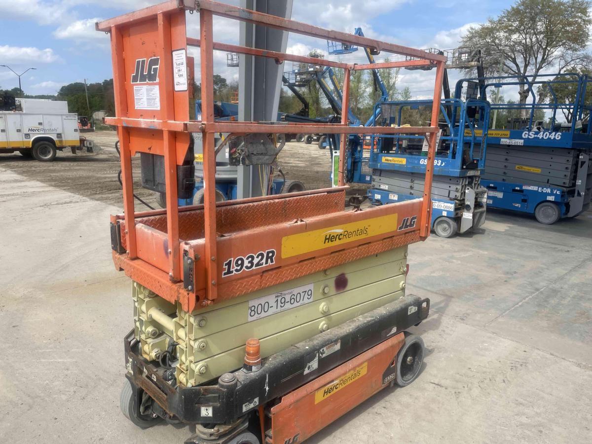 2018 JLG 1932R