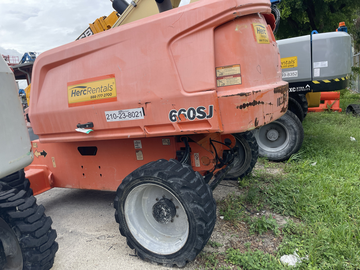 2018 JLG 660SJ