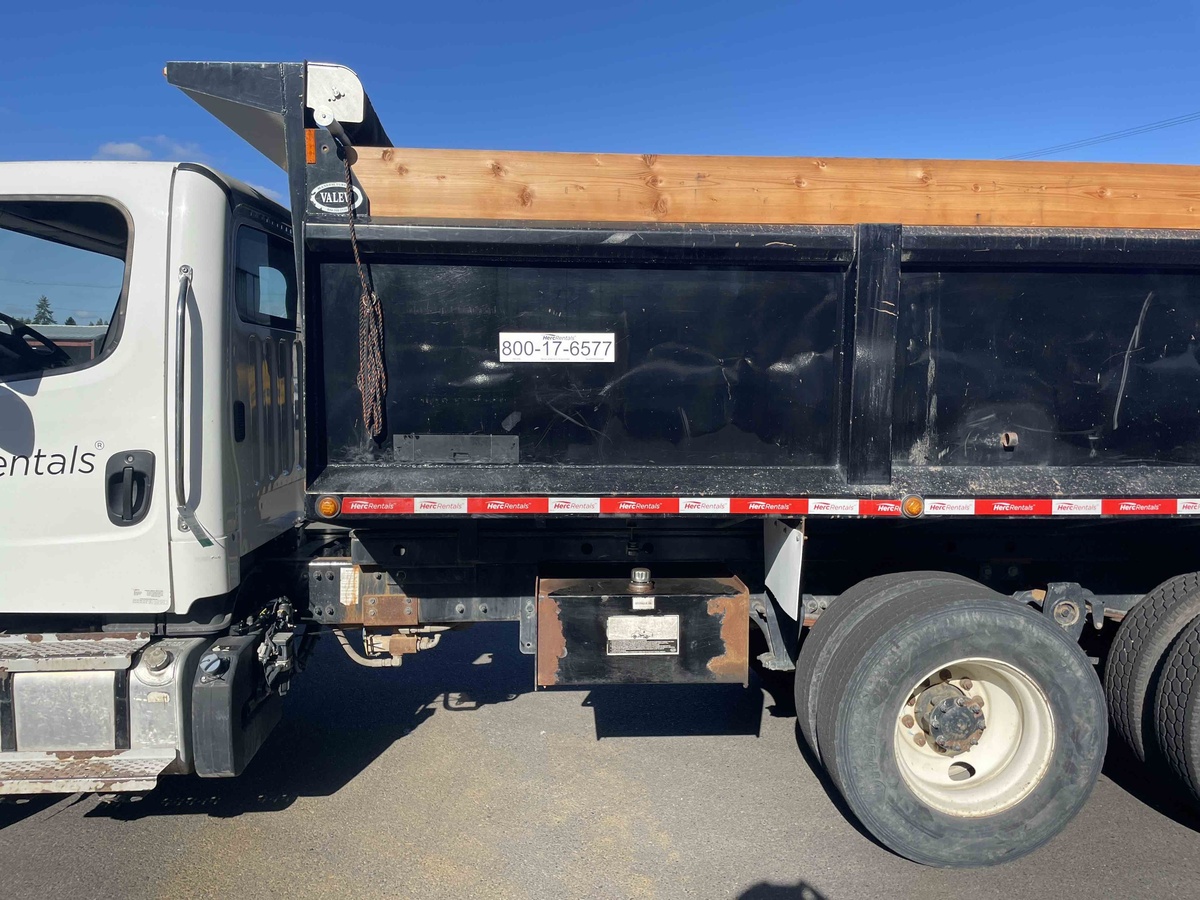 2018 Freightliner M2106-14