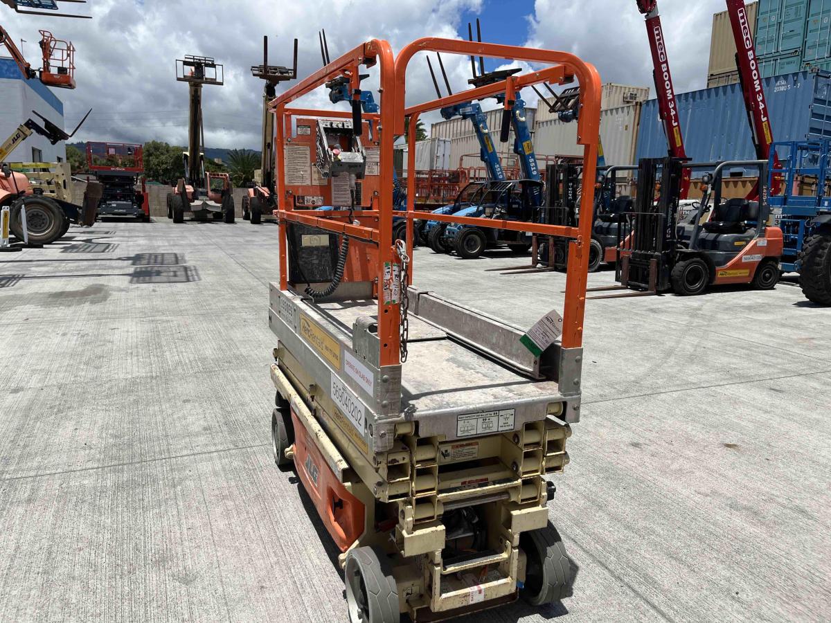 2012 JLG 1930ES