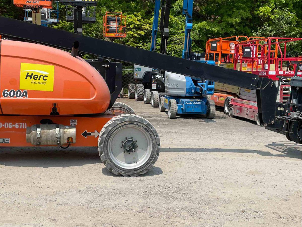 2015 JLG 600A-6