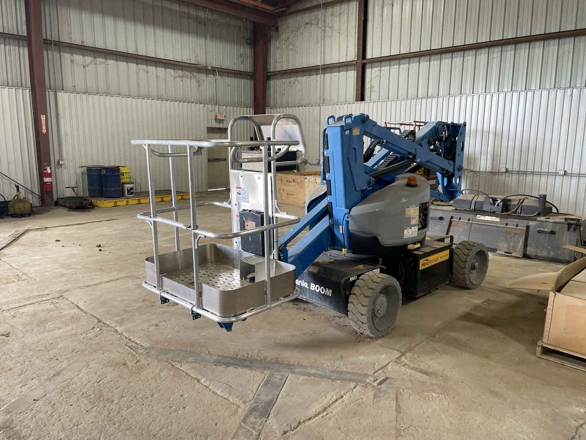 2017 Genie Z-33/18