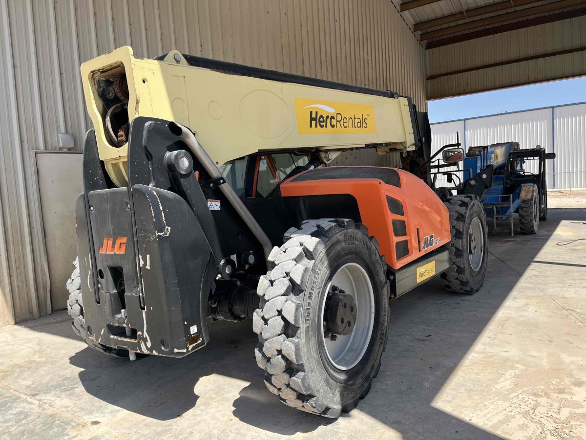2019 JLG 1255