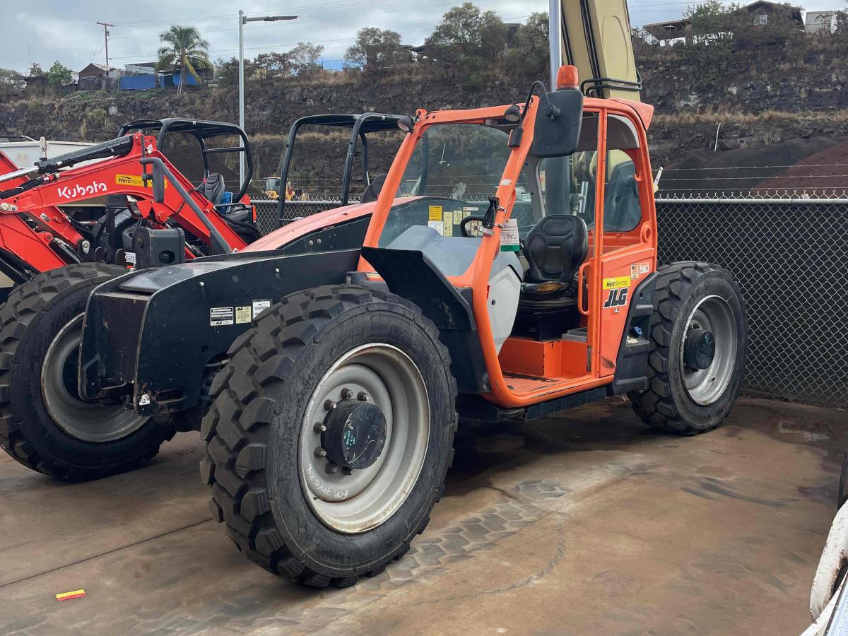 2016 JLG 943