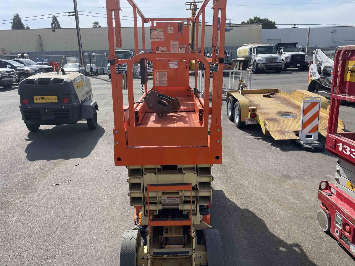 2018 JLG 2632ES