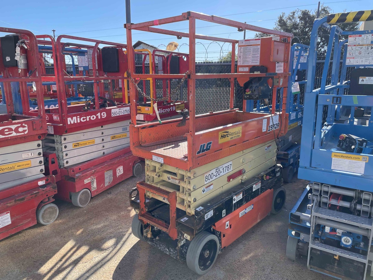 2018 JLG 1932R-3
