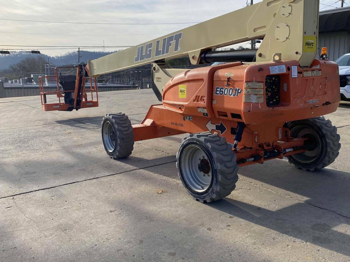 2015 JLG E600JP