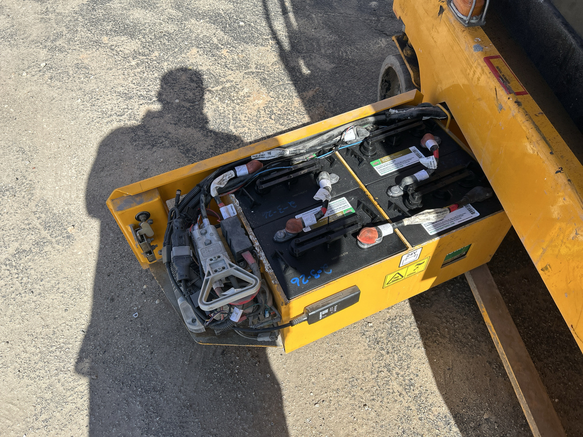2023 JCB S1930E-8