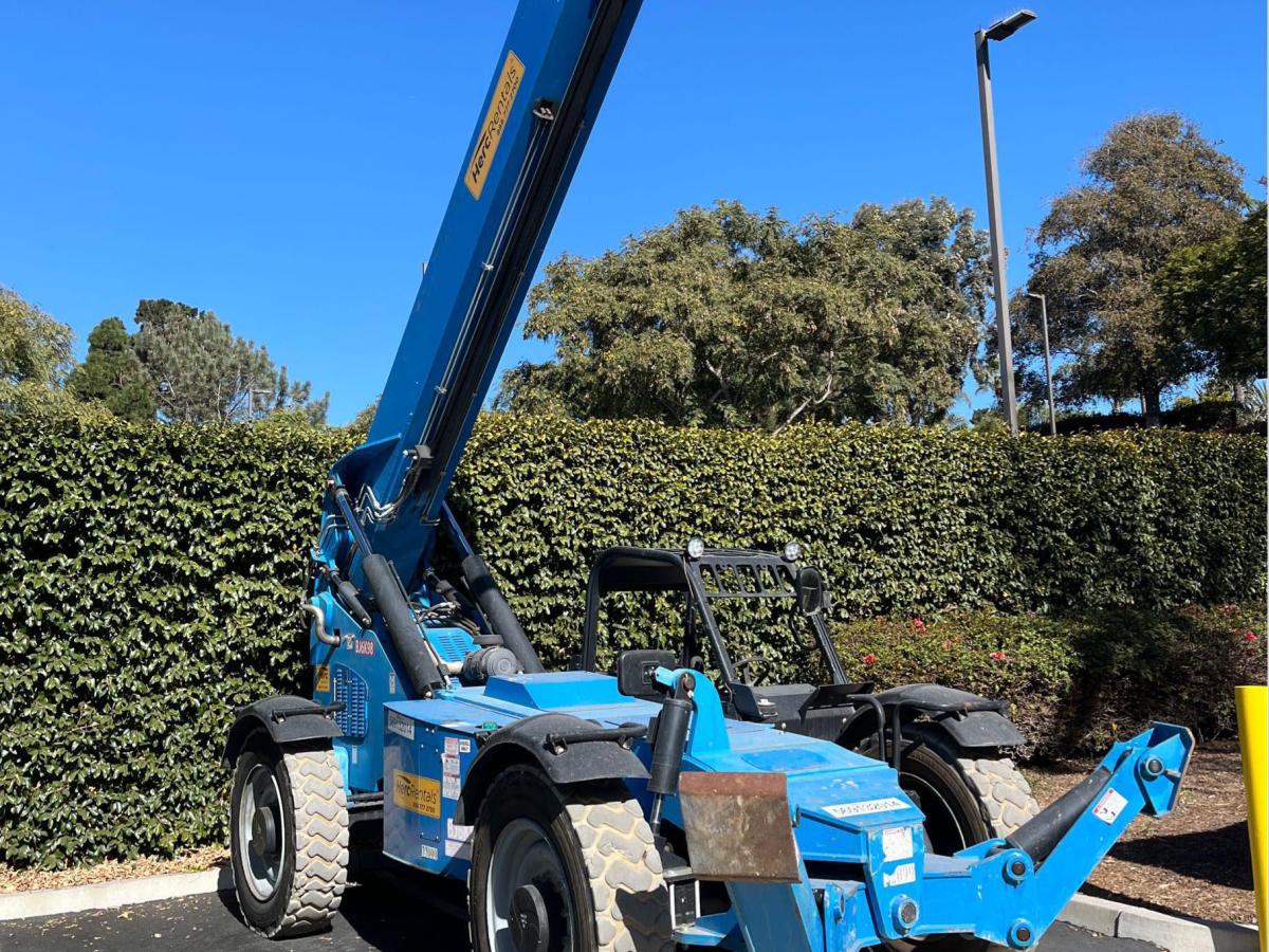 2017 Genie GTH-1056-3