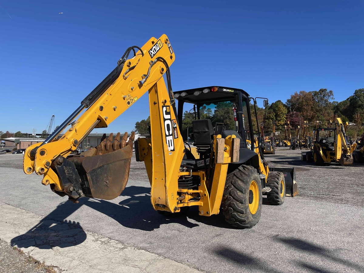 2023 JCB 3CX-5