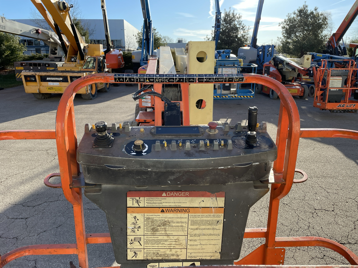 2015 JLG E450AJ-5
