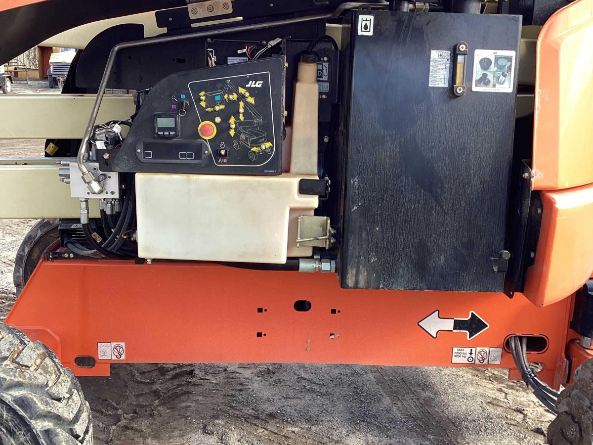 2016 JLG 450AJ