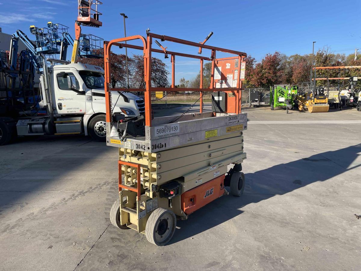 2011 JLG 2630ES
