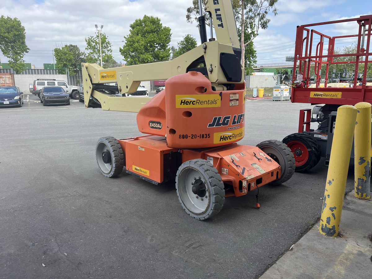 2018 JLG E450AJ-3