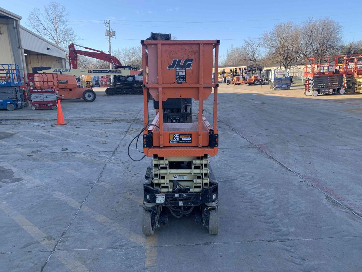 2017 JLG 1932R-7