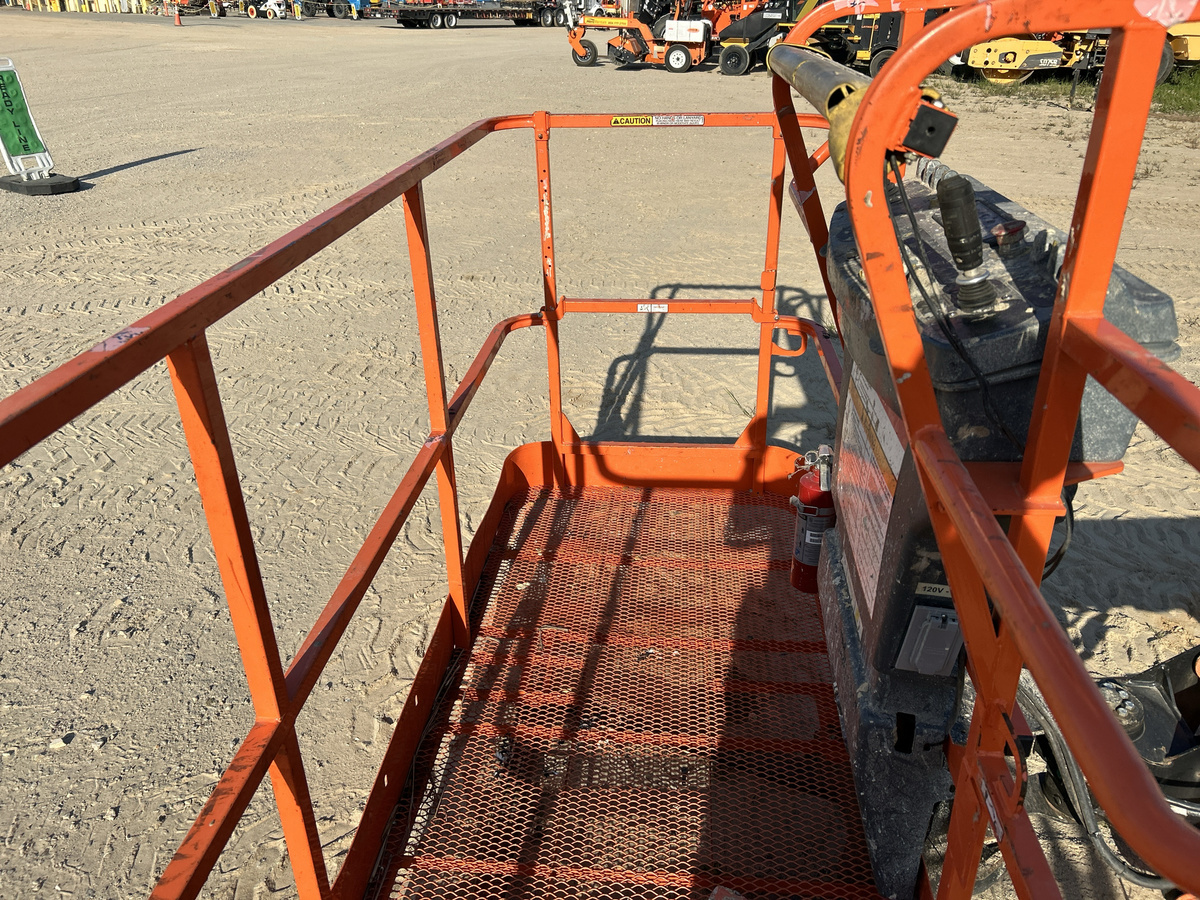 2018 JLG 460SJ-9