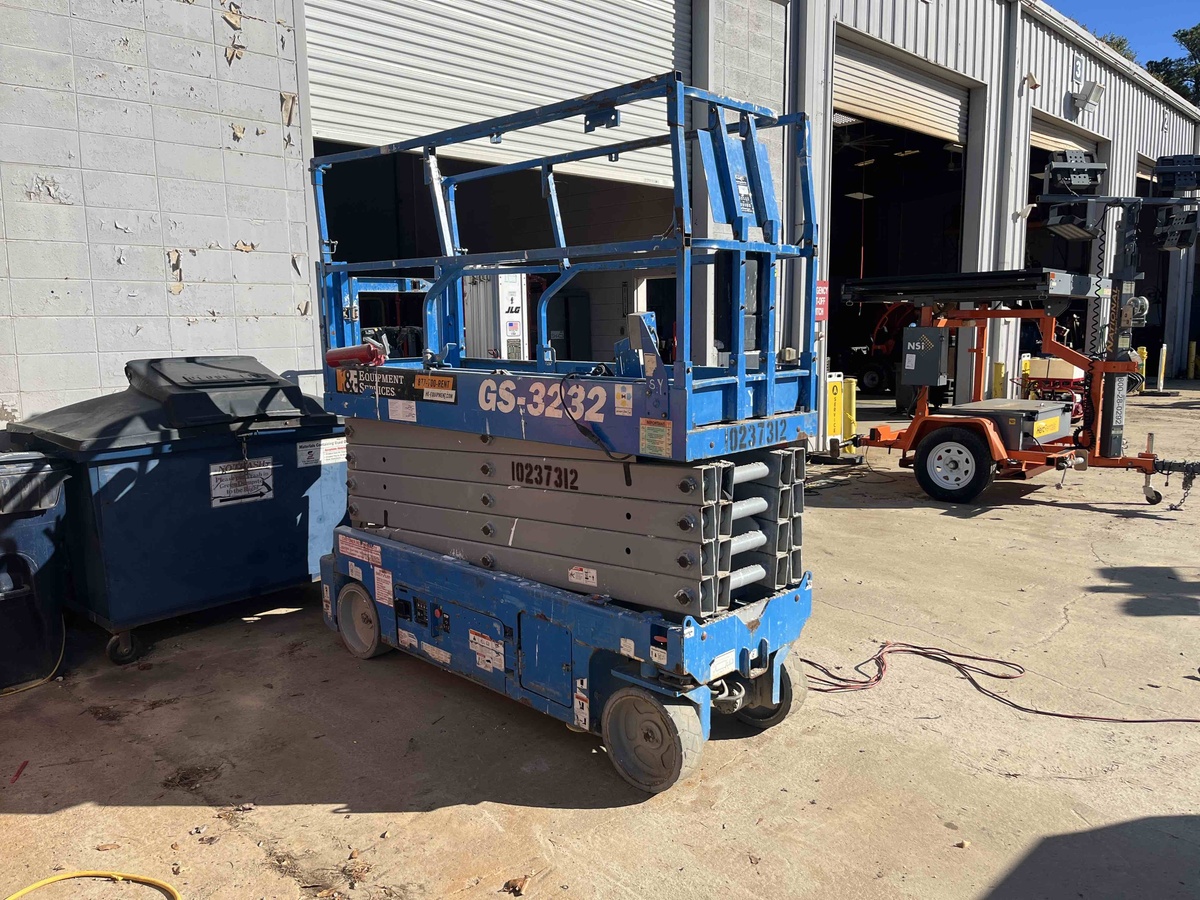 2018 Genie GS-3232-1