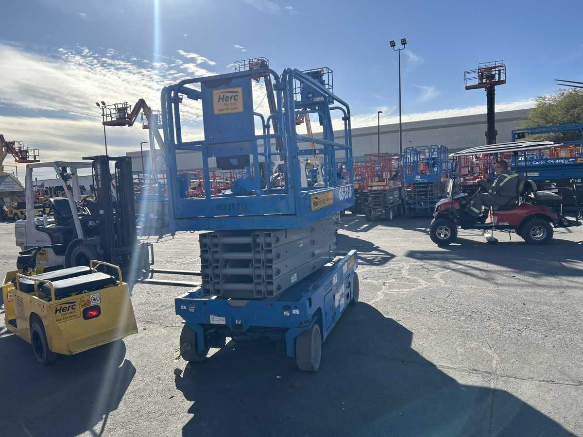2018 Genie GS-3246-4
