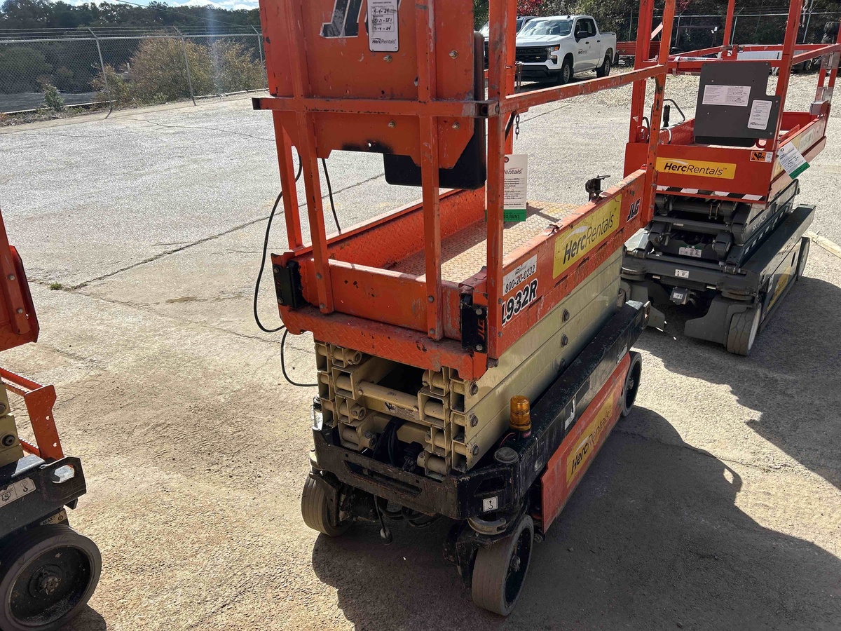 2018 JLG 1932R-3