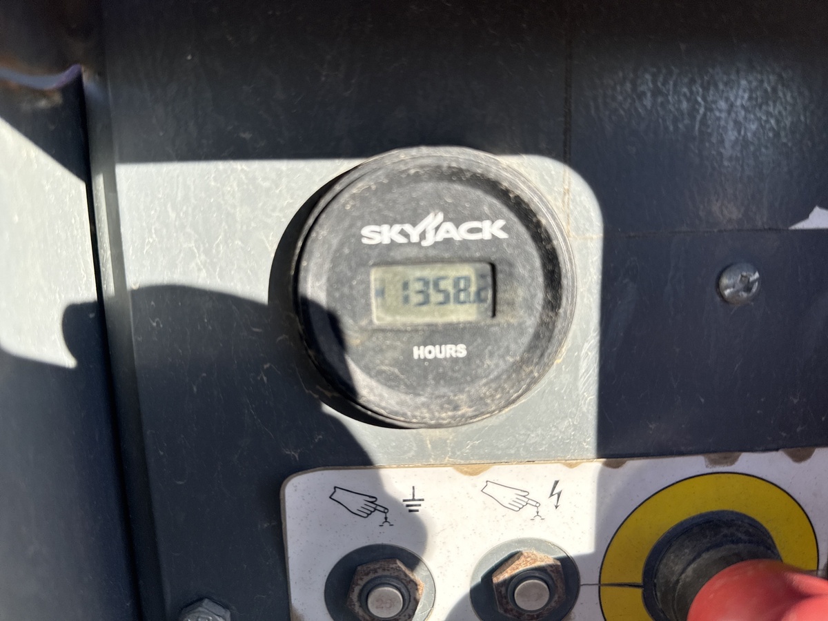 2017 Skyjack SJ-6826RT-5