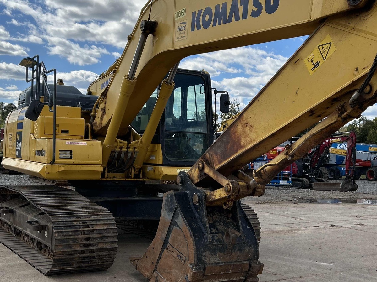 2021 Komatsu PC210LC-11-5