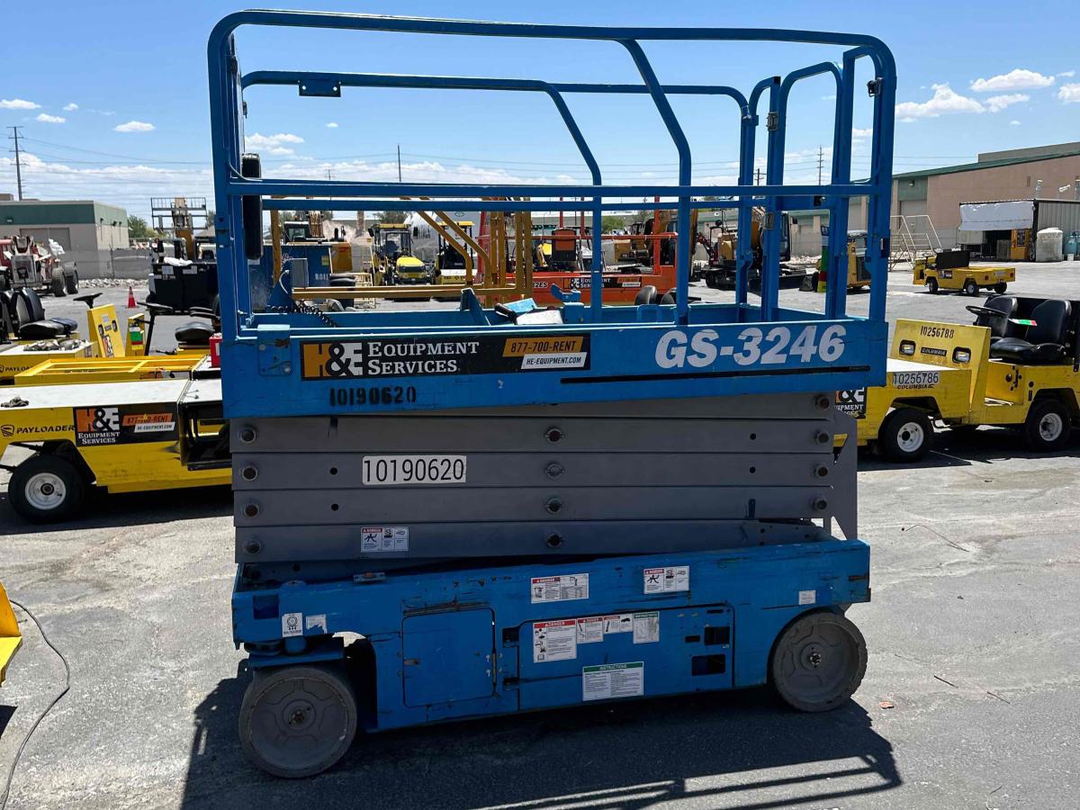 2016 Genie GS-3246