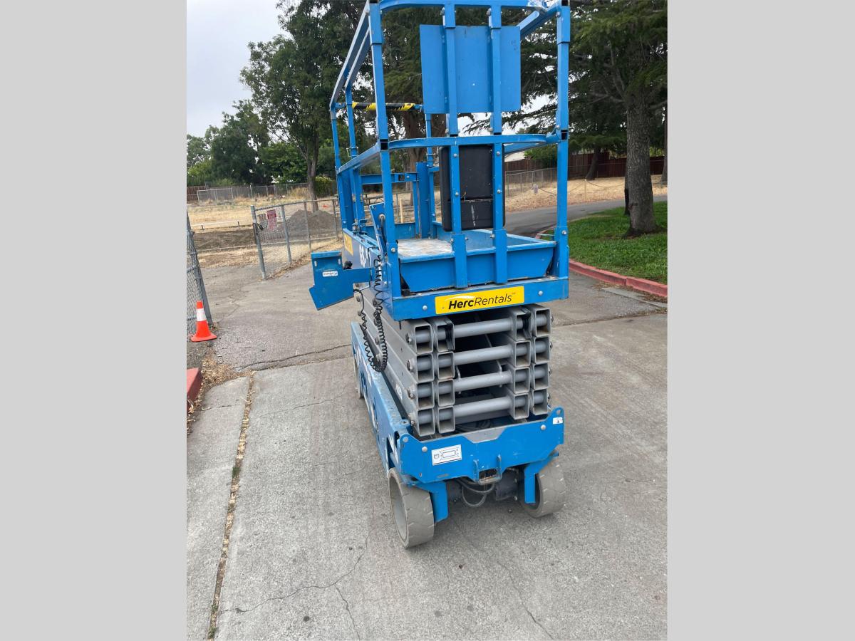 2016 Genie GS-3232-3