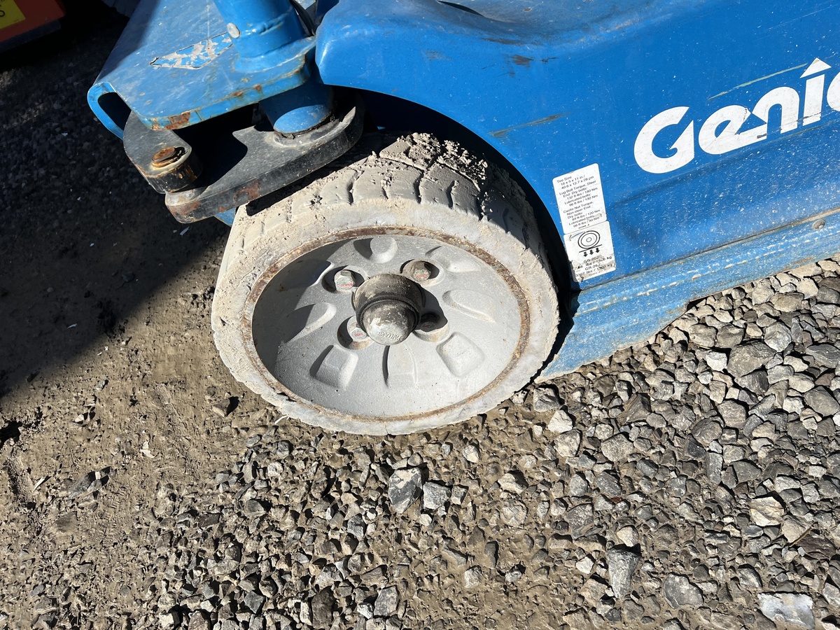 2016 Genie GR26J-6