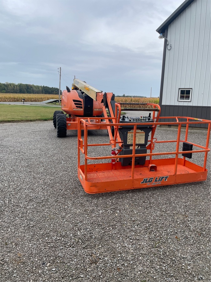 2017 JLG 600AJ-3