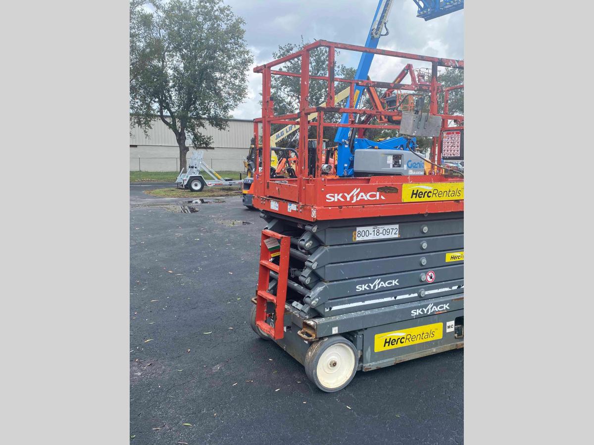 2017 Skyjack SJ4740-3