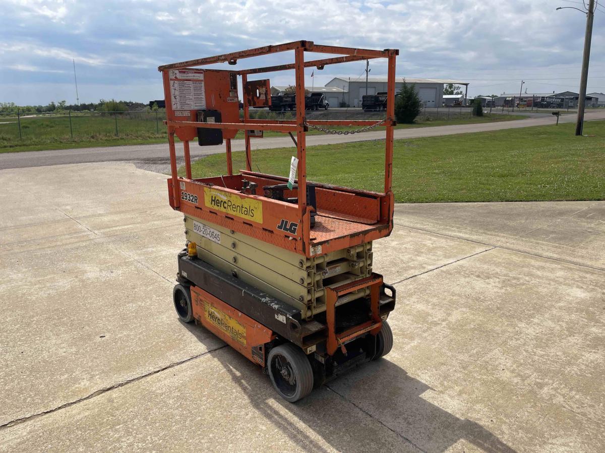 2018 JLG 1932R