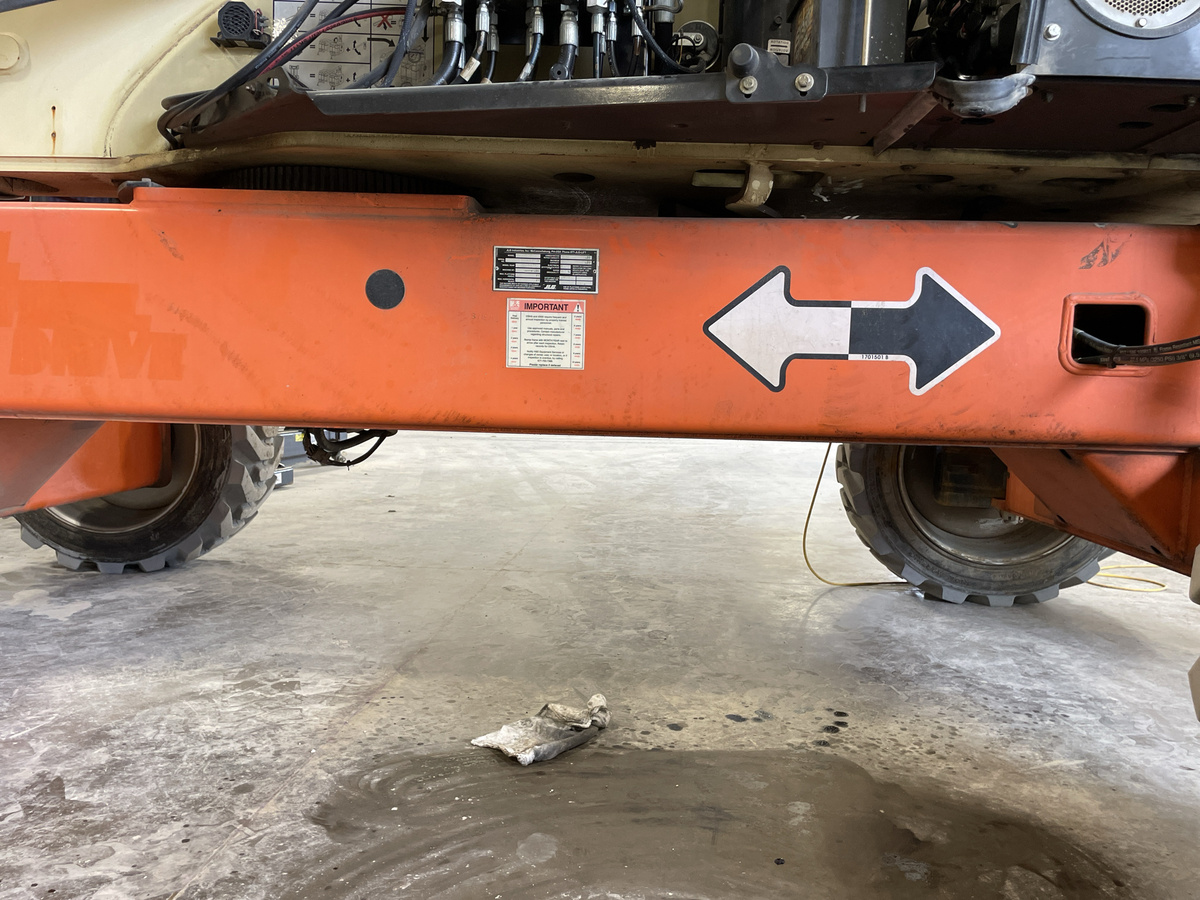 2015 JLG M600JP-11