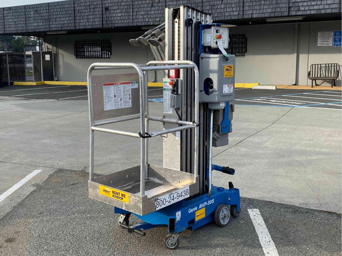 2019 Genie AWP-30S