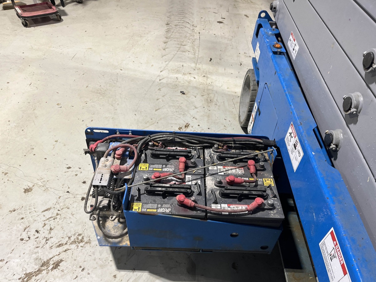 2018 Genie GS-3232-8