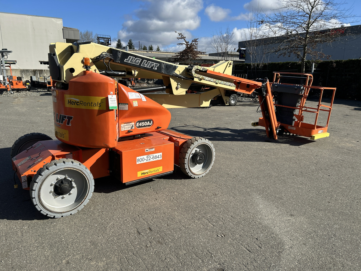 2018 JLG E450AJ-3
