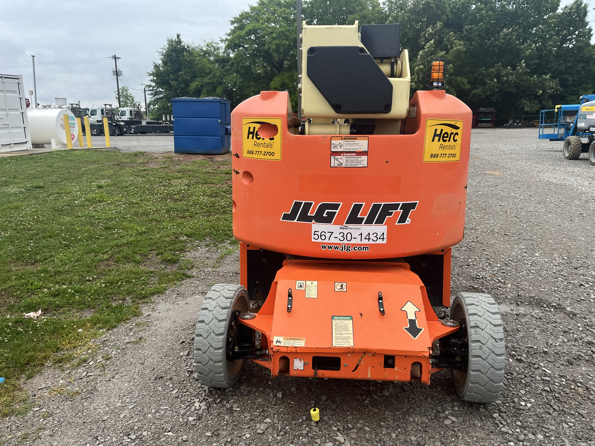 2018 JLG E400AJPN-2