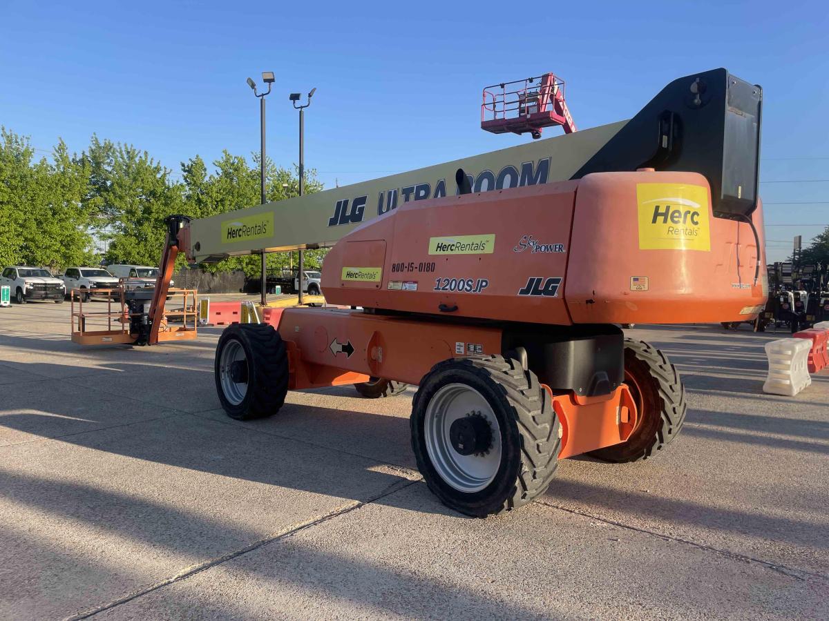 2017 JLG 1200SJP