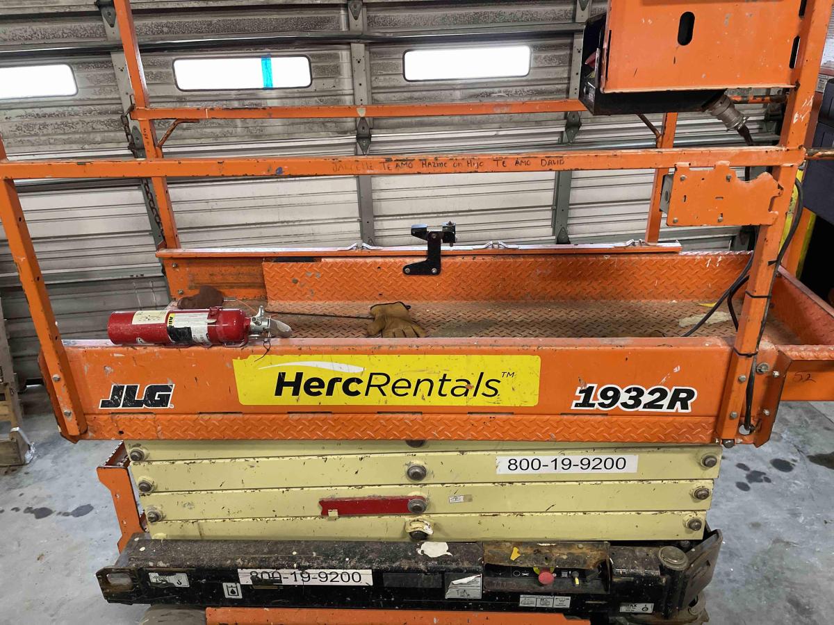2018 JLG 1932R