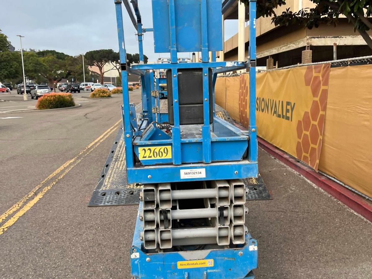 2017 Genie GS-2632