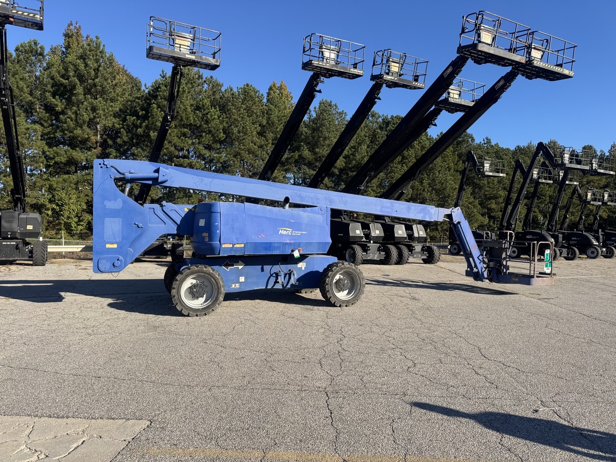2016 JLG 800AJ
