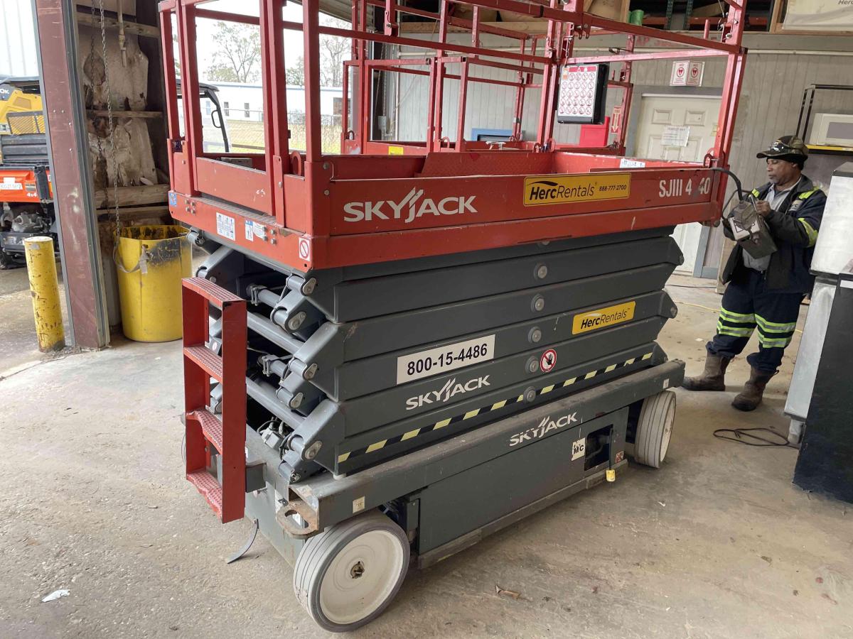 2017 Skyjack SJ4740