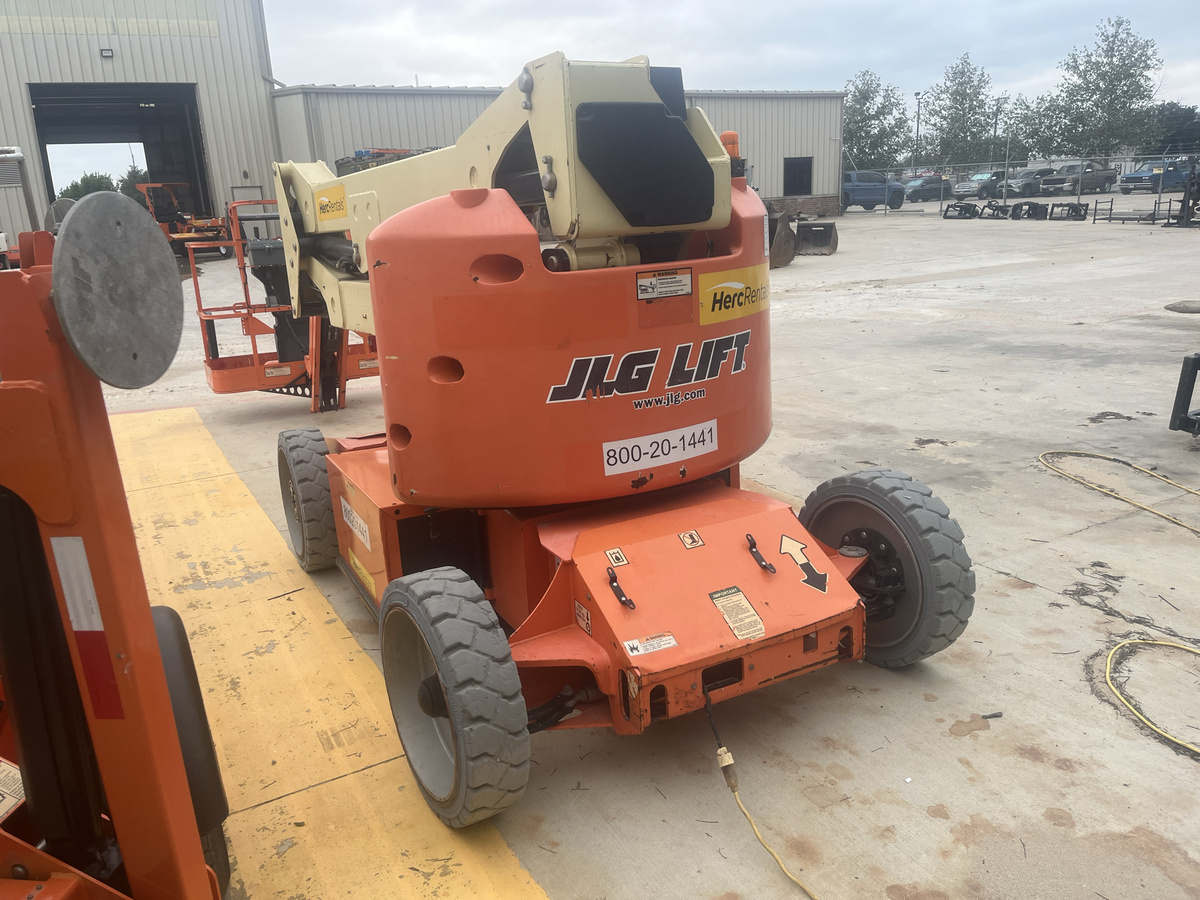 2018 JLG E450AJ