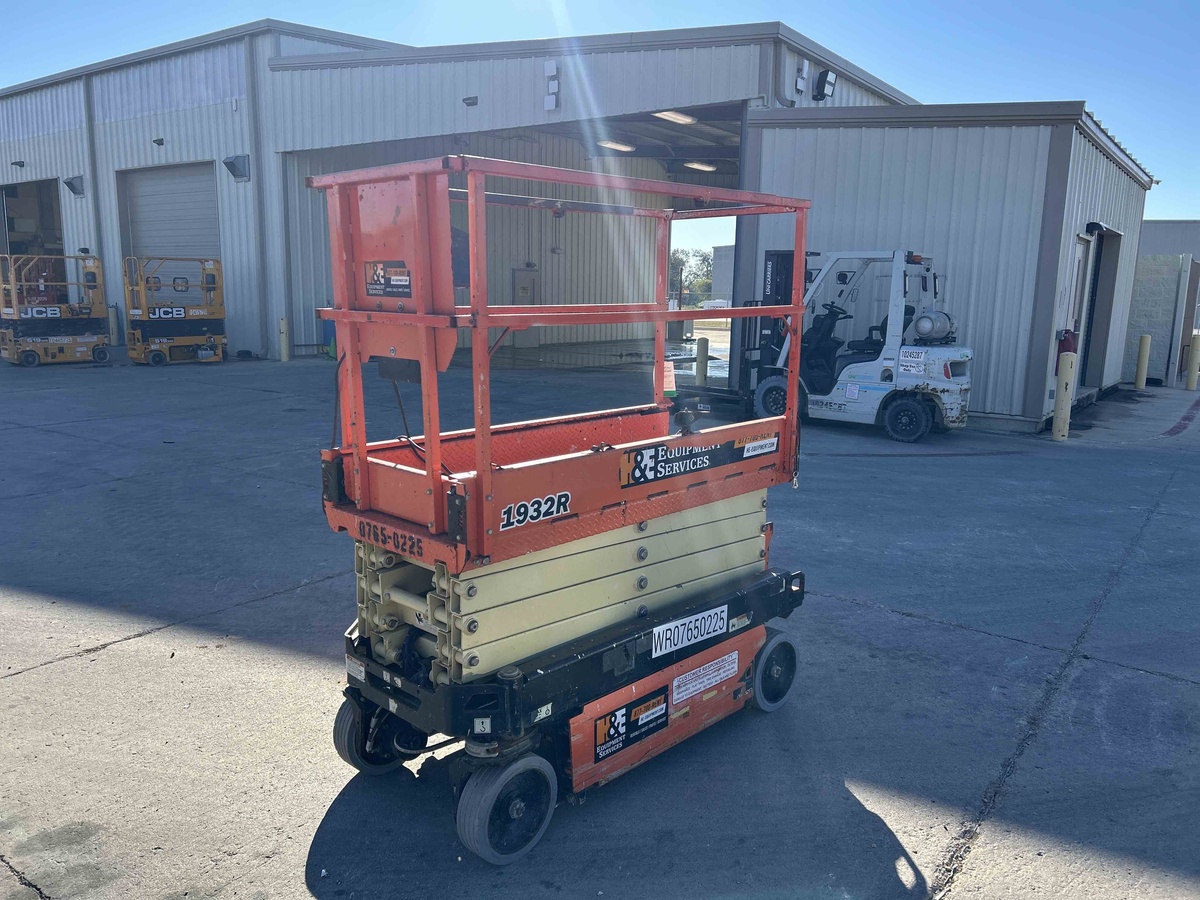 2018 JLG 1932R-4