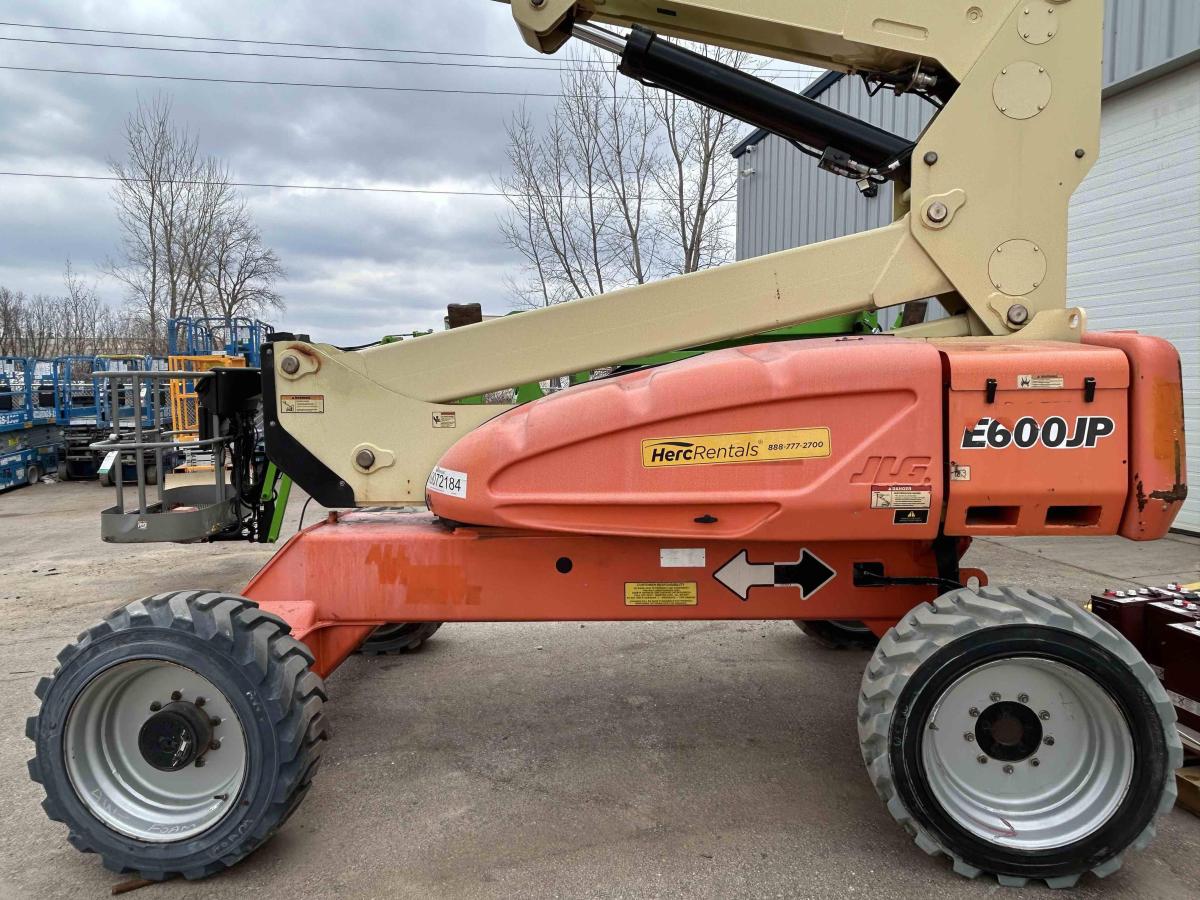 2014 JLG E600JP