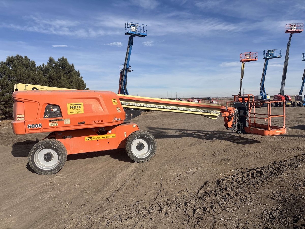 2018 JLG 600S