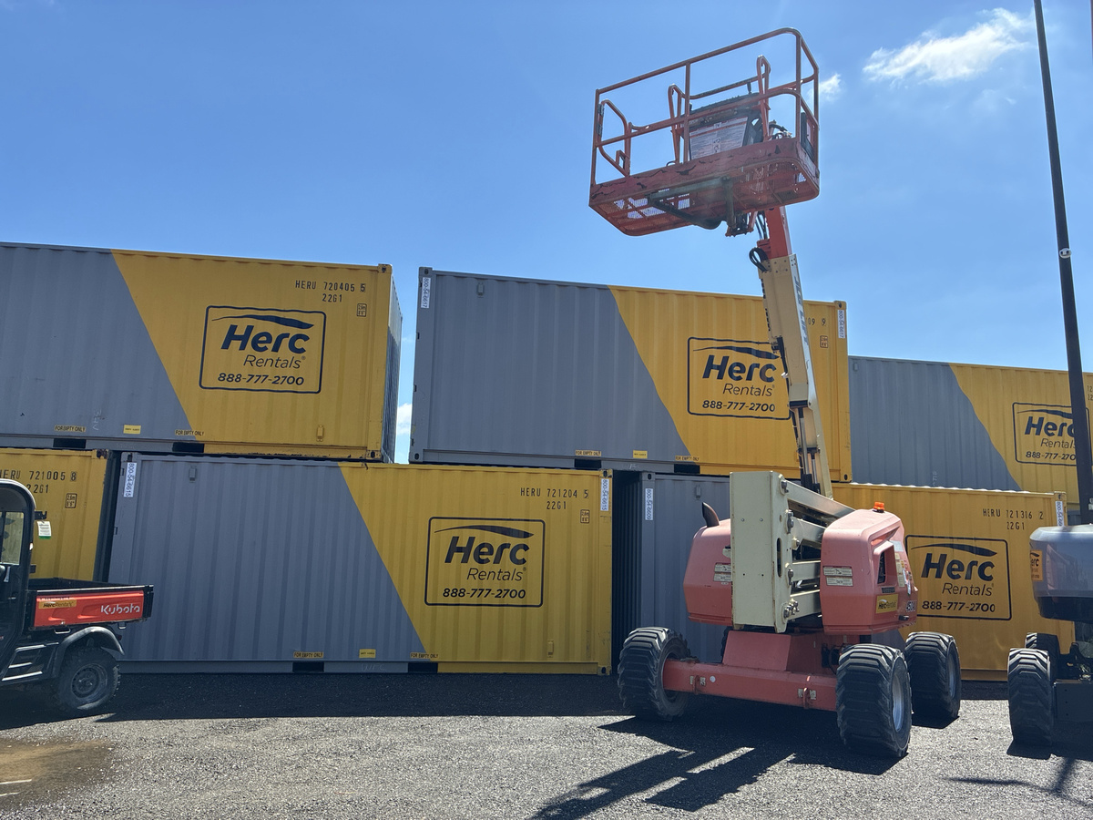 2016 JLG 450AJ