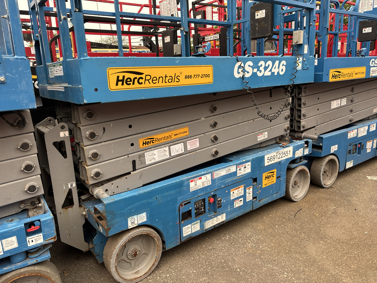 2019 Genie GS-3246