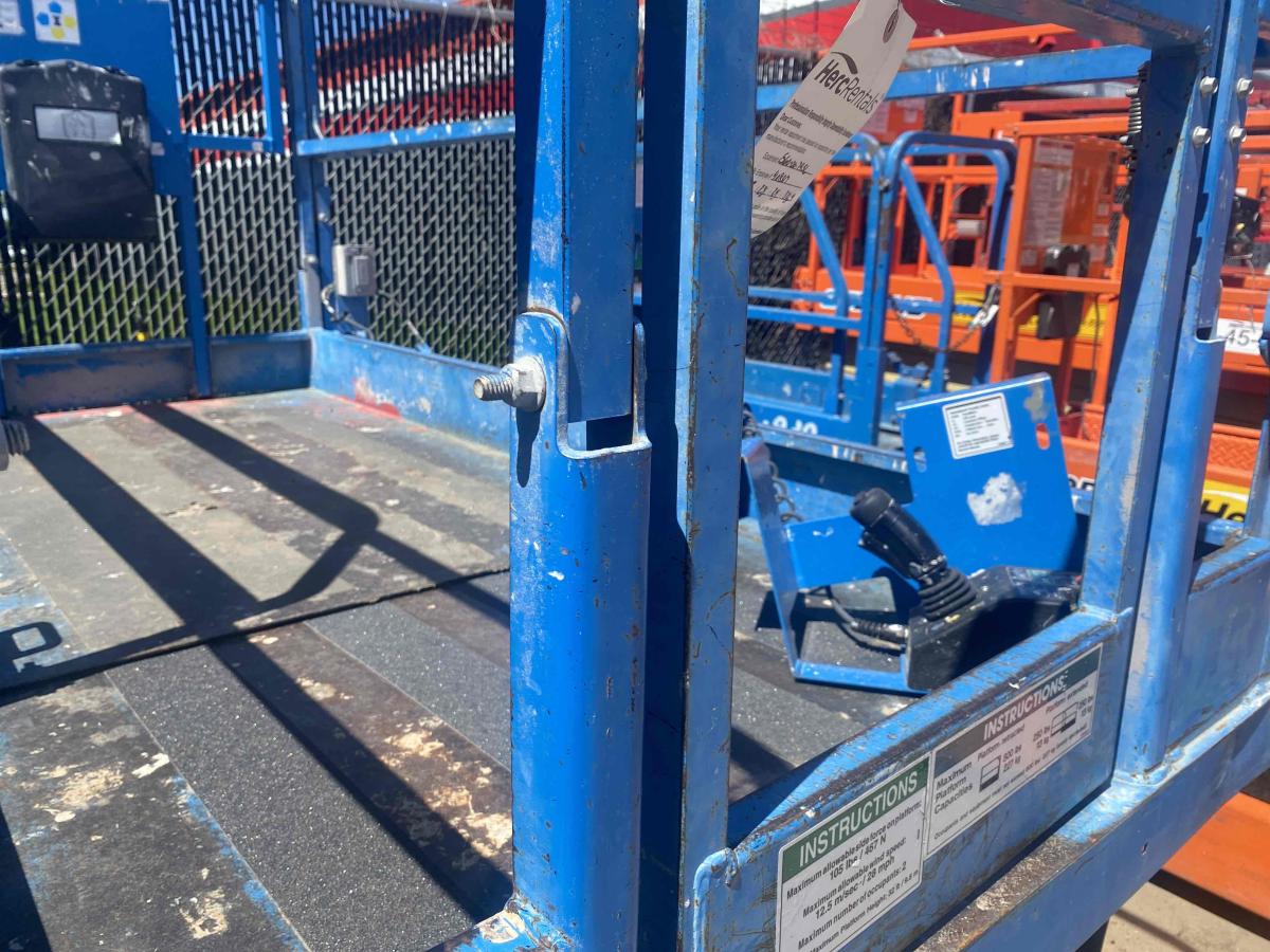 2015 Genie GS-3246