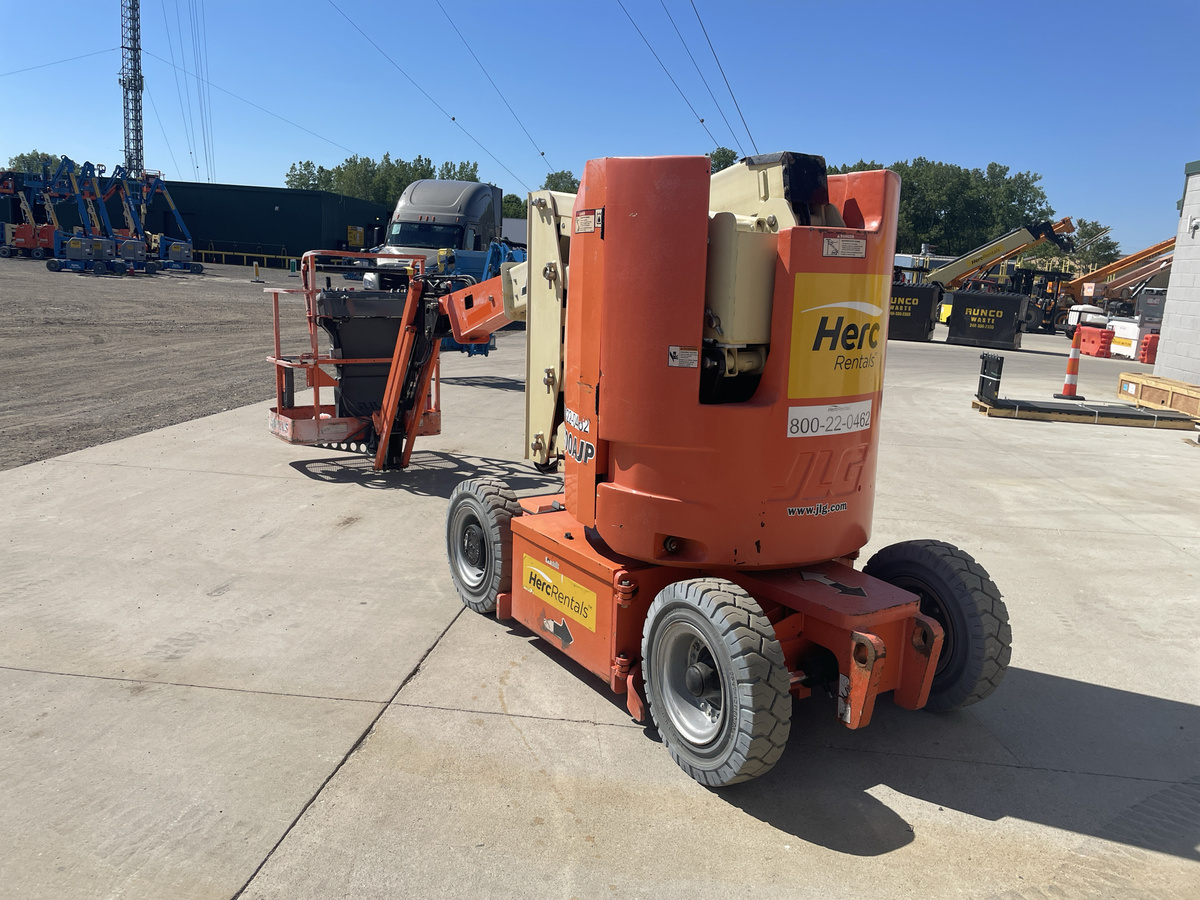 2018 JLG E300AJP-4